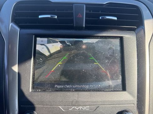 Used 2019 Ford Fusion SE image 10