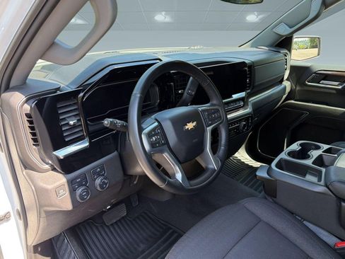 Used 2024 Chevrolet Silverado 1500 LT AWD/4WD image 4