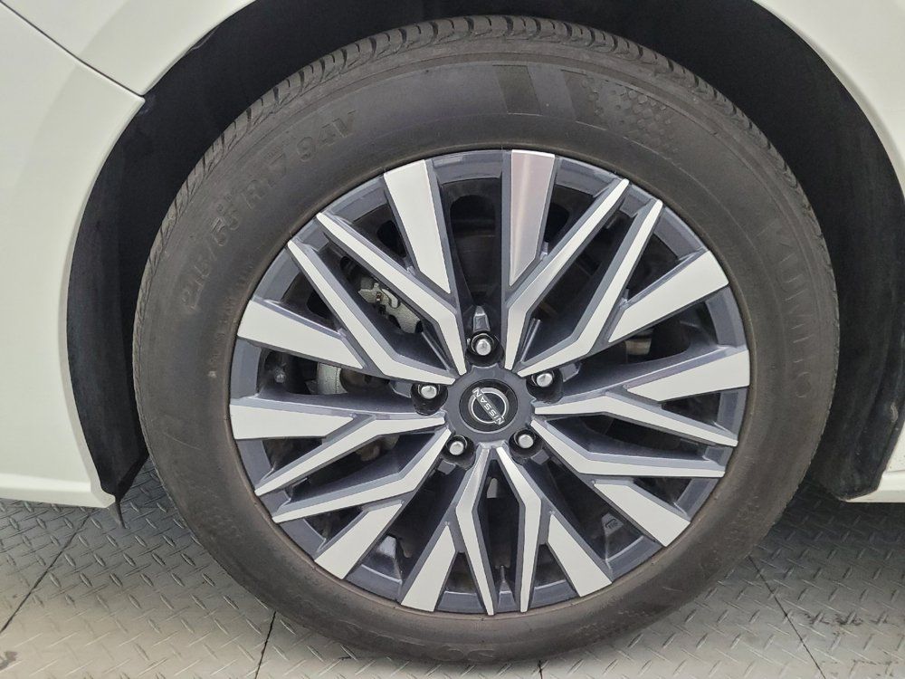 Used 2025 Nissan Altima 2.5 SV FWD image 31