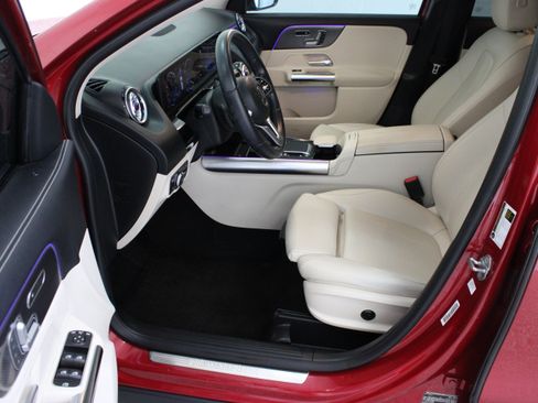 Used 2022 Mercedes-Benz GLA 250 4MATIC image 14