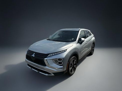 Used 2025 Mitsubishi Eclipse Cross SE AWD/4WD image 2