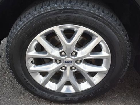 Used 2016 Ford Expedition Limited image 55