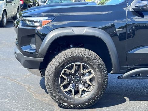 Used 2024 Chevrolet Colorado ZR2 w/ ZR2 Convenience Package III AWD/4WD image 34