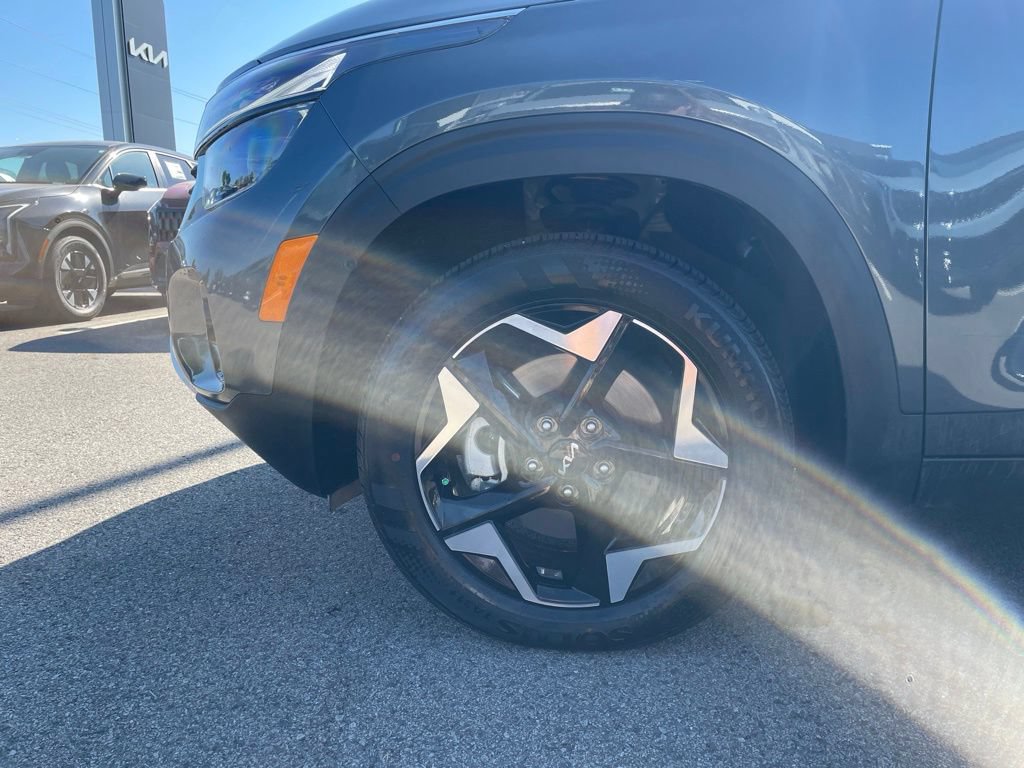 Certified 2025 Kia Seltos S AWD/4WD image 33