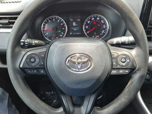 Certified 2021 Toyota RAV4 XLE FWD image 21