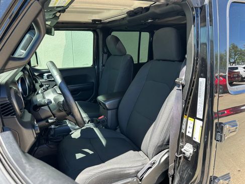 Used 2018 Jeep Wrangler Unlimited Sport S image 7