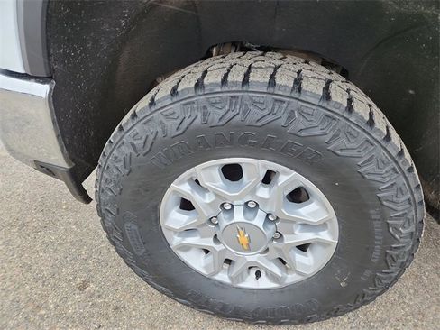 Used 2023 Chevrolet Silverado 2500 LTZ w/ LTZ Convenience Package image 33