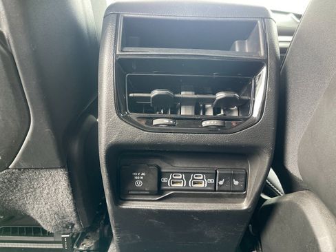 Used 2023 Jeep Grand Cherokee Limited AWD/4WD image 15