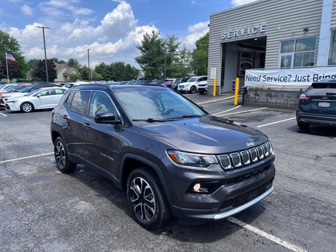Used 2022 Jeep Compass Limited w/ Sun and Sound Group AWD/4WD image 7