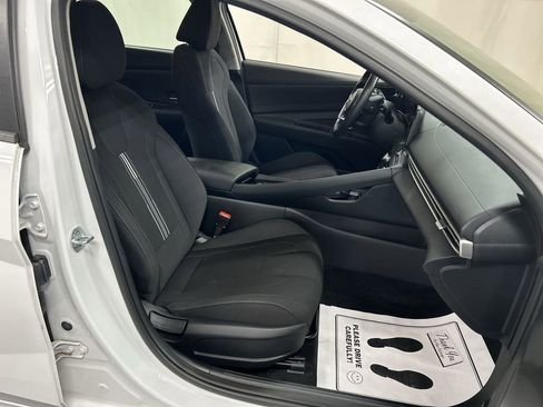 Used 2023 Hyundai Elantra SEL w/ Convenience Package image 23