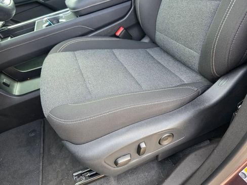 Used 2025 GMC Acadia Elevation image 13