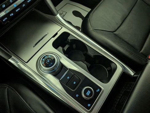 Used 2020 Ford Explorer Limited image 30