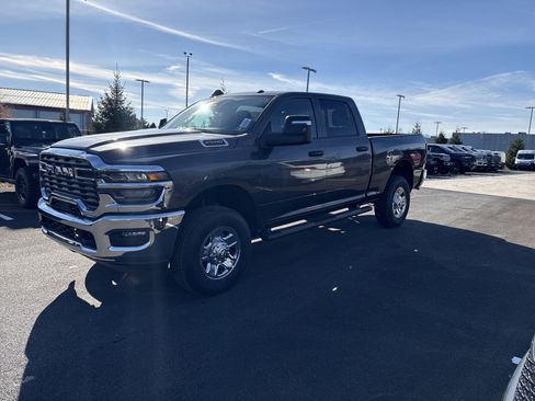 New 2026 RAM 2500 Tradesman AWD/4WD image 3