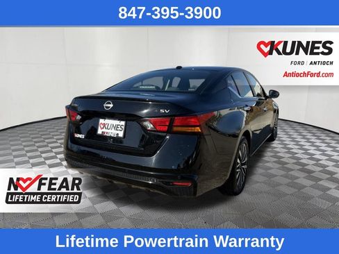 Used 2024 Nissan Altima 2.5 SV image 3