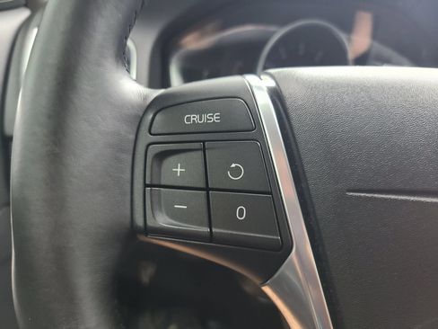 Used 2016 Volvo V60 T5 Cross Country AWD/4WD image 31