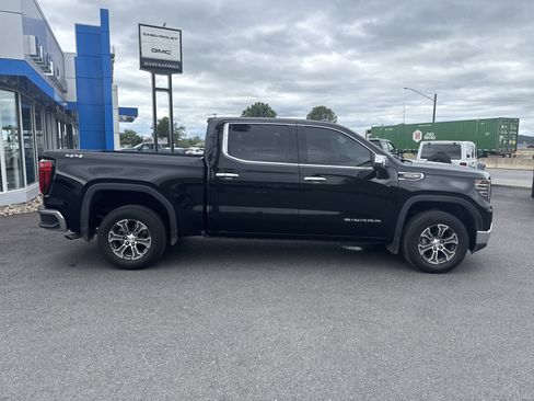 Used 2025 GMC Sierra 1500 SLT AWD/4WD image 2