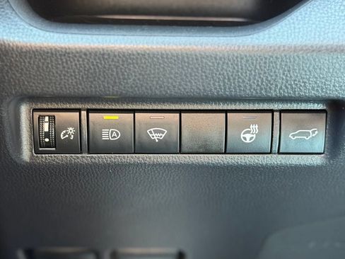 Used 2020 Toyota RAV4 XLE Premium AWD/4WD image 25