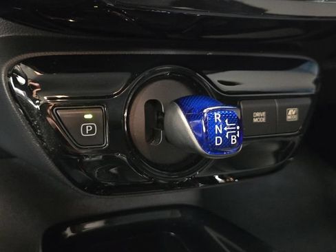 Used 2022 Toyota Prius FWD image 23