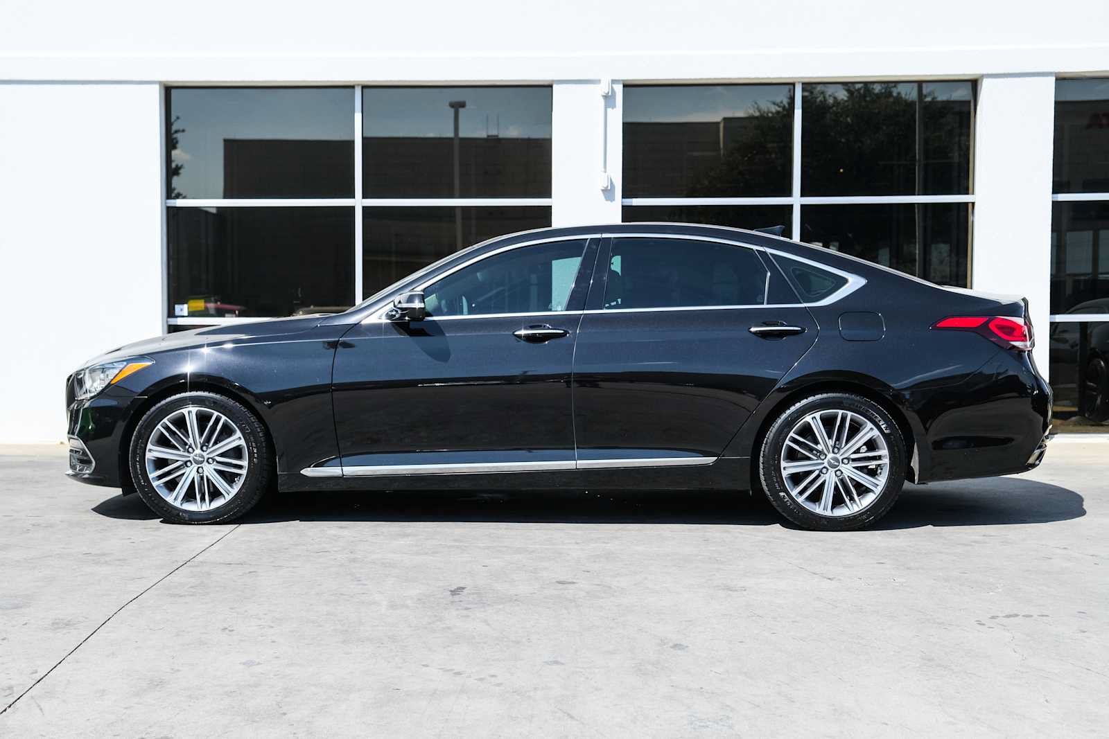 Used 2018 Genesis G80 3.8 w/ Option Group 02 RWD image 18
