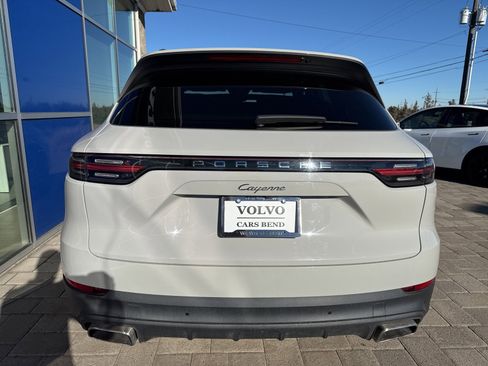 Used 2022 Porsche Cayenne Base image 5