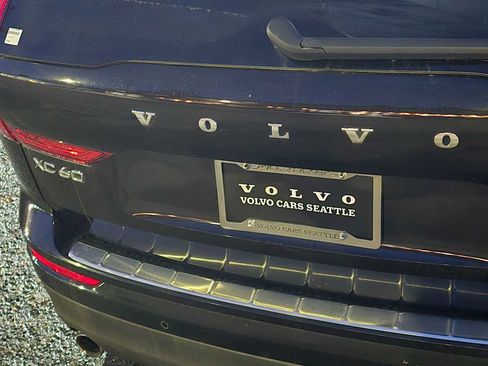 Certified 2021 Volvo XC60 T5 Momentum w/ Advanced Package image 13