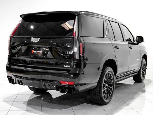 Used 2024 Cadillac Escalade V w/ LPO, ONYX Package AWD/4WD image 5