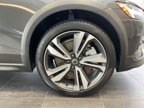 Certified 2025 Volvo V60 B5 Cross Country Plus AWD/4WD image 49