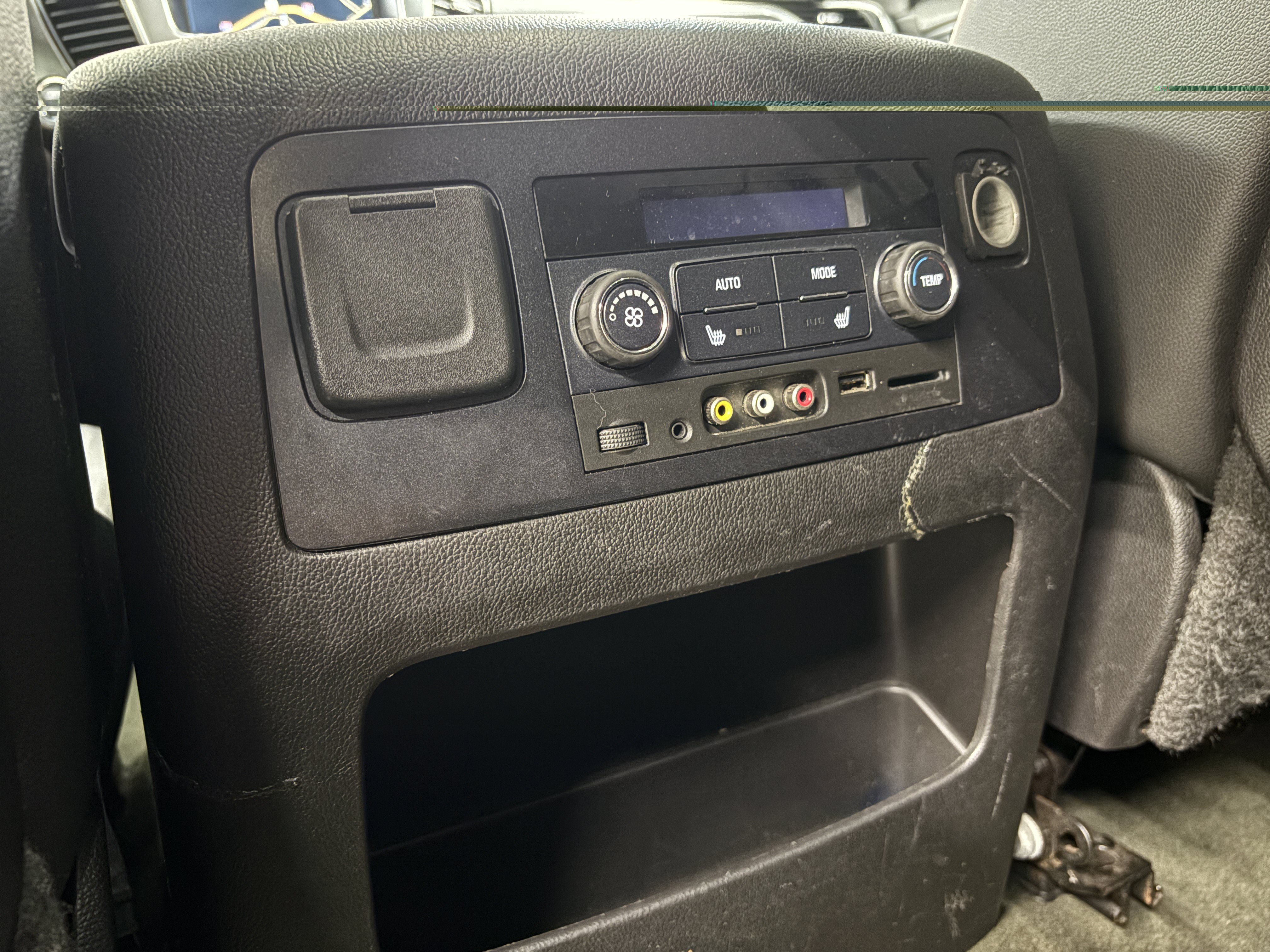 Used 2015 Chevrolet Suburban LT AWD/4WD image 41