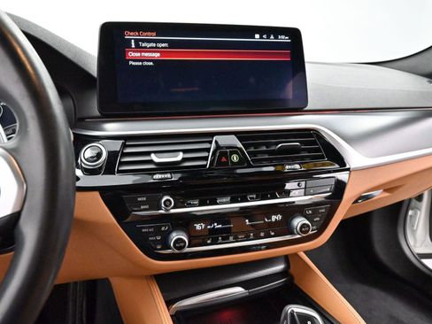Used 2023 BMW 540i w/ M Sport Package image 21