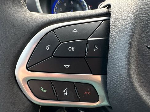 Used 2026 Chrysler Pacifica Select FWD image 30