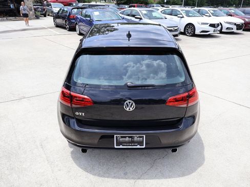 Used 2017 Volkswagen Golf 4-Door FWD image 6