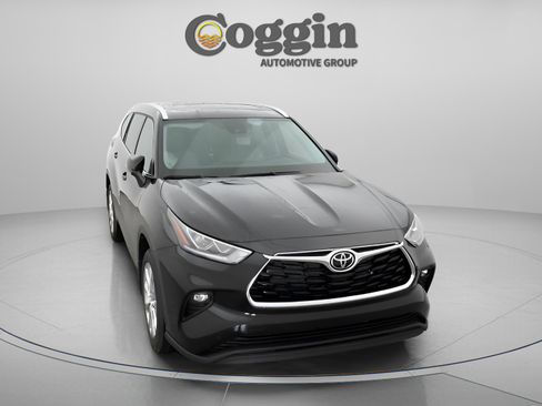 Used 2026 Toyota Highlander Limited AWD/4WD image 27