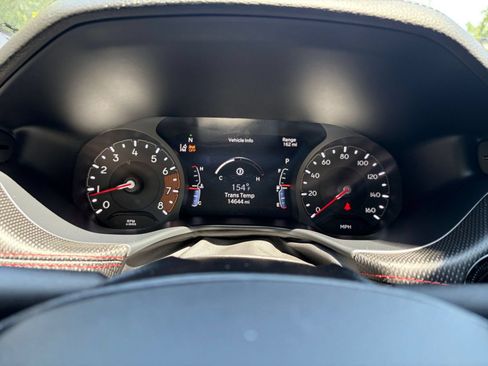 Used 2025 Jeep Compass Trailhawk AWD/4WD image 39