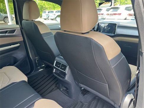 New 2025 Volkswagen Atlas Cross Sport SE image 31