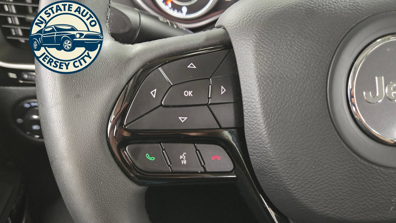 Used 2021 Jeep Cherokee Latitude Plus w/ Sun & Sound Group AWD/4WD image 13