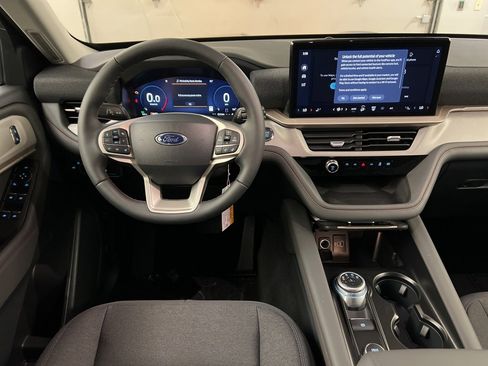 New 2025 Ford Explorer Active image 8