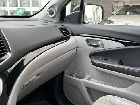 Used 2020 Honda Pilot Elite image 22