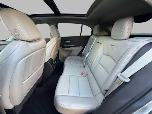Used 2021 Cadillac XT4 Luxury w/ Cold Weather Package AWD/4WD image 19