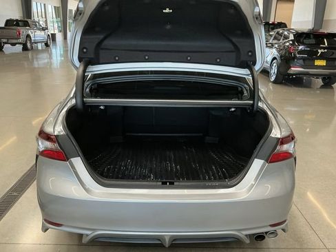 Used 2024 Toyota Camry SE w/ Cold Weather Package FWD image 16
