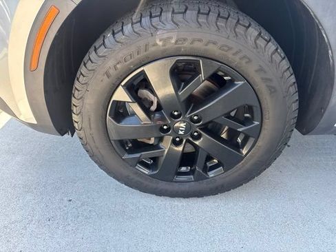 Used 2021 Kia Sorento S AWD/4WD image 2