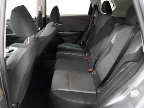 Used 2023 Nissan Rogue SV image 5