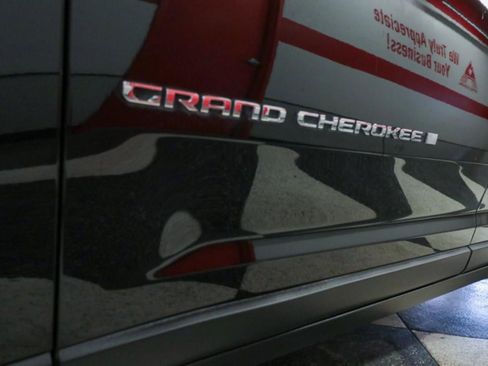 Used 2023 Jeep Grand Cherokee Limited w/ Trailer Tow Prep Group (B) image 34