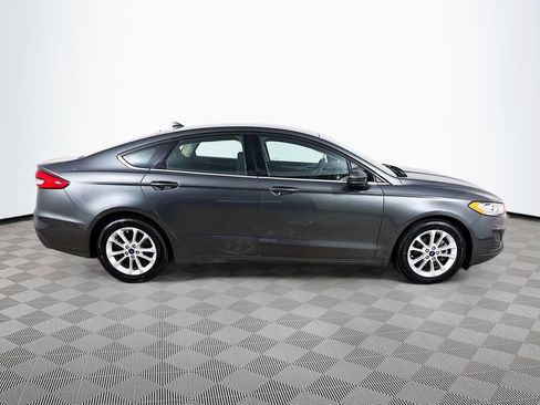 Used 2020 Ford Fusion SE FWD image 8