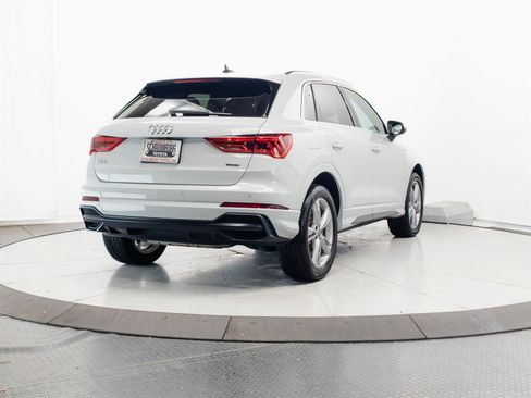 Used 2020 Audi Q3 2.0T Premium w/ Convenience Package AWD/4WD image 11