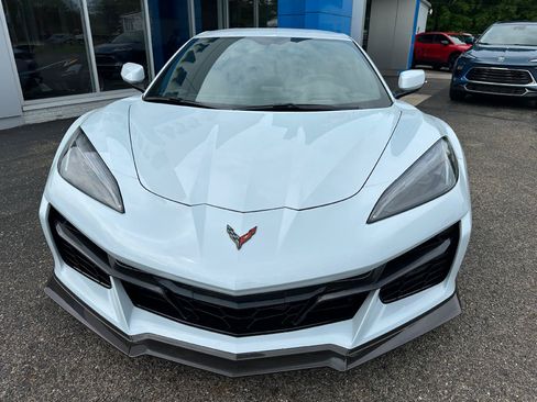 Used 2023 Chevrolet Corvette Z06 RWD image 2