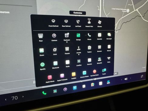 Used 2022 Tesla Model X image 20