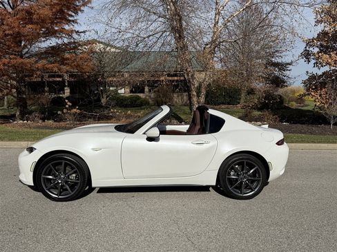 Used 2019 MAZDA MX-5 Miata RF Grand Touring image 12