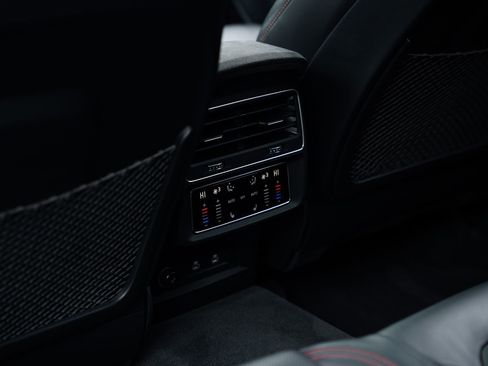 Used 2022 Audi RS Q8 image 32