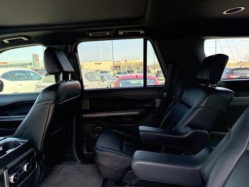 Used 2021 Ford Expedition XLT image 7