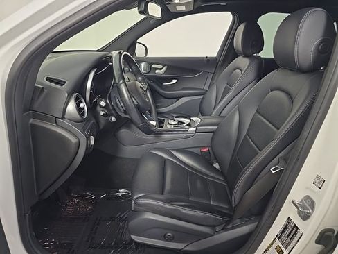 Used 2017 Mercedes-Benz GLC 300 4MATIC image 5